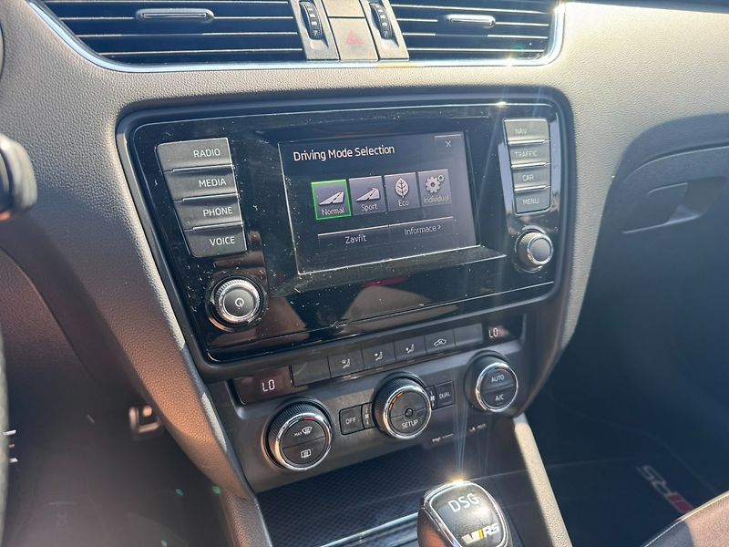 Škoda Octavia (2013) RS 2,0 TDI 135 KW DSG - fotka 29 z 47