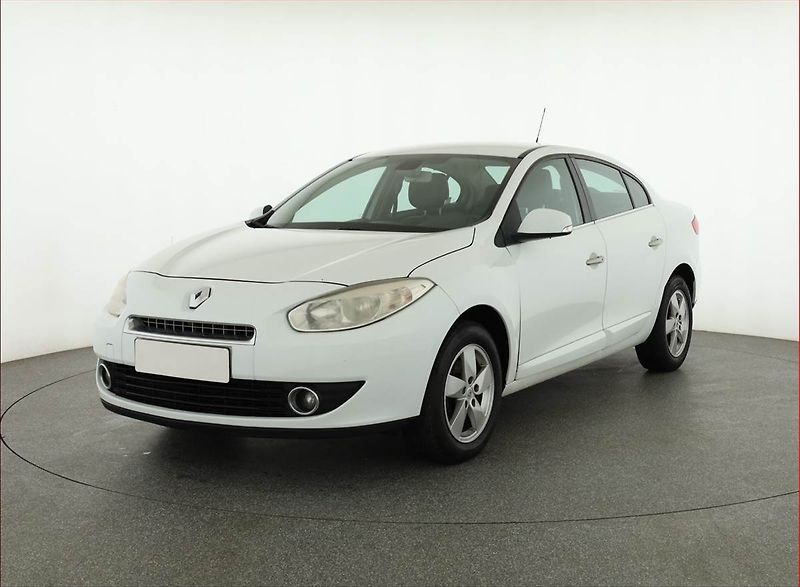 Renault Fluence (2011) 1.6 16V, nová STK, Tažné - fotka 2 z 15