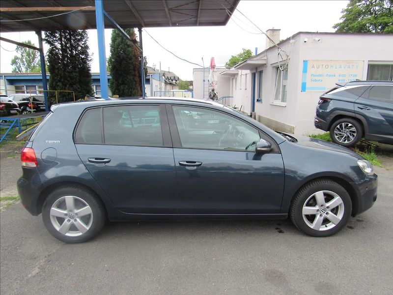 Volkswagen Golf 1,2 TSI 77kW BMT Team - fotka 8 z 28