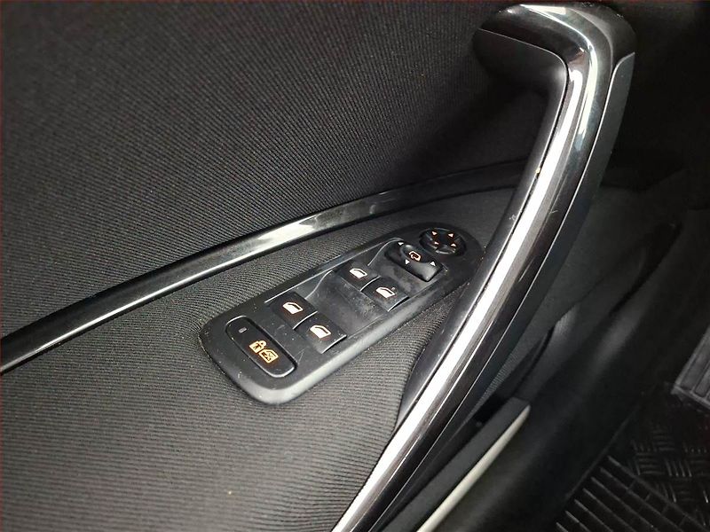 Citroën C5 (2011) 2.0 HDi, po STK, jezdí výborně - fotka 17 z 19