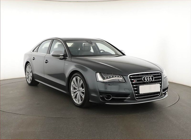 Audi S8
