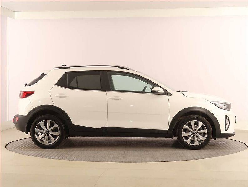 Kia Stonic (2024) 1.2 DPI, ČR,1.maj, Serv.kniha - fotka 6 z 22