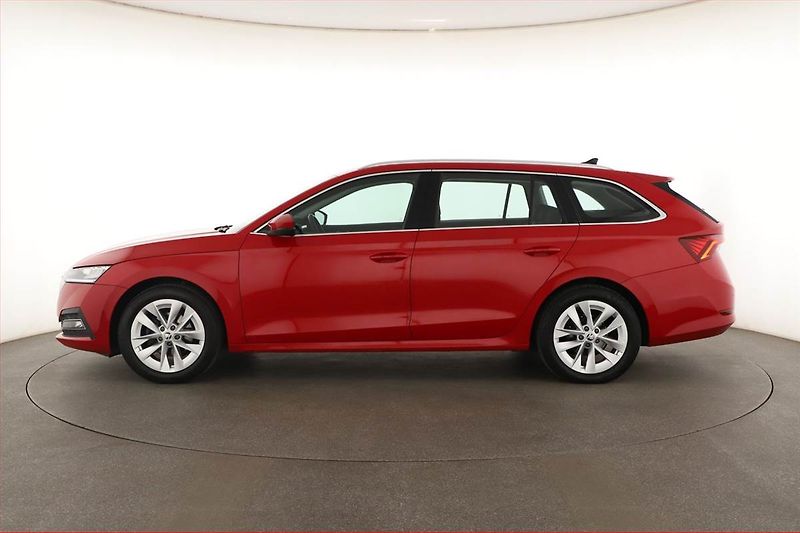 Škoda Octavia (2023) Style 1.5 TSI, ČR,1.maj - fotka 3 z 17