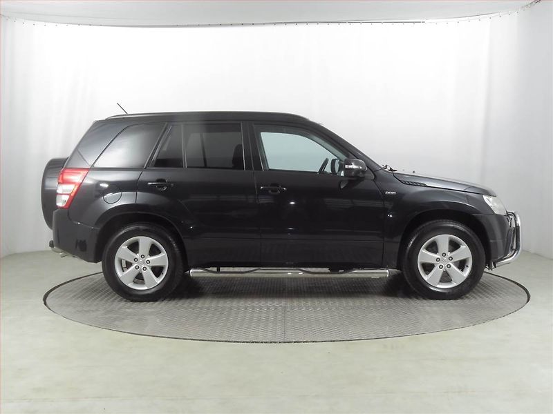 Suzuki Grand Vitara (2012) 1.9 DDiS, 4X4, Serv.kniha - fotka 6 z 17
