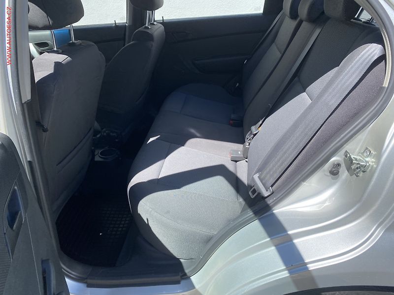 Chevrolet Aveo (2009) 1.2 i, ČR, El.okna, servo - fotka 10 z 15