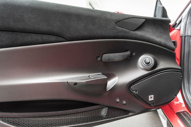 Ferrari 488 Pista PILOTI - fotka 9 z 26