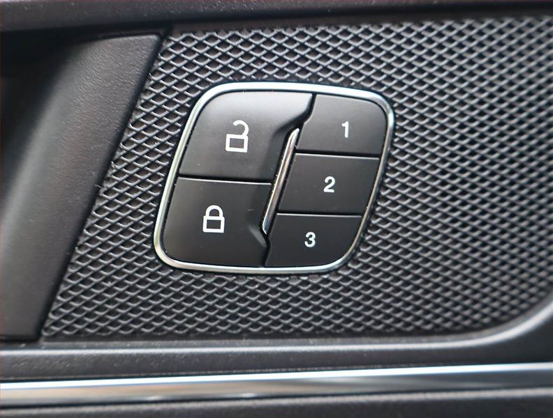 Ford S-MAX (2019) Titanium 2.0 EcoBlue, Automat - fotka 27 z 28