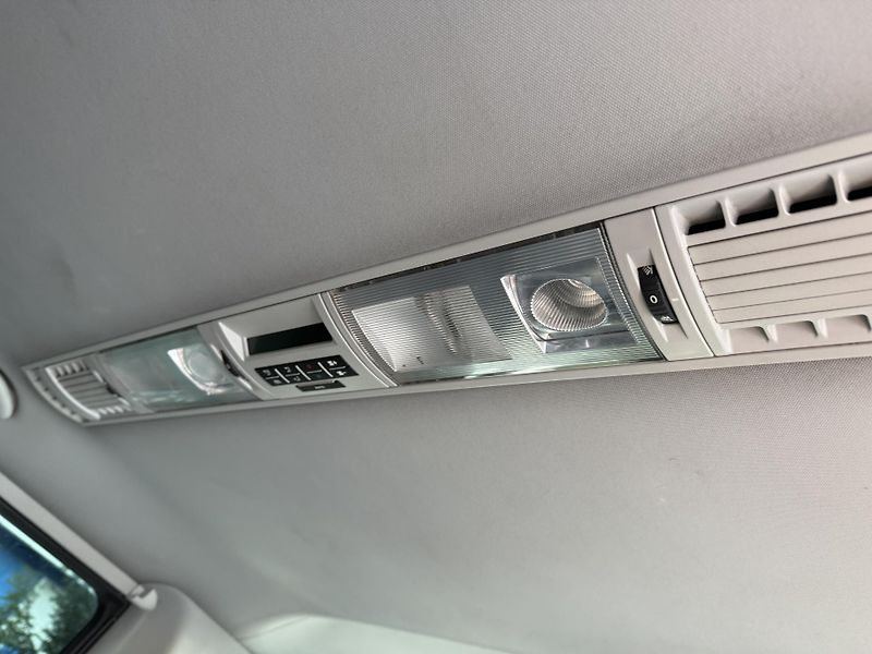 Volkswagen Caravelle 2.0 TDI 4x4 LONG 9 MIST - fotka 12 z 19