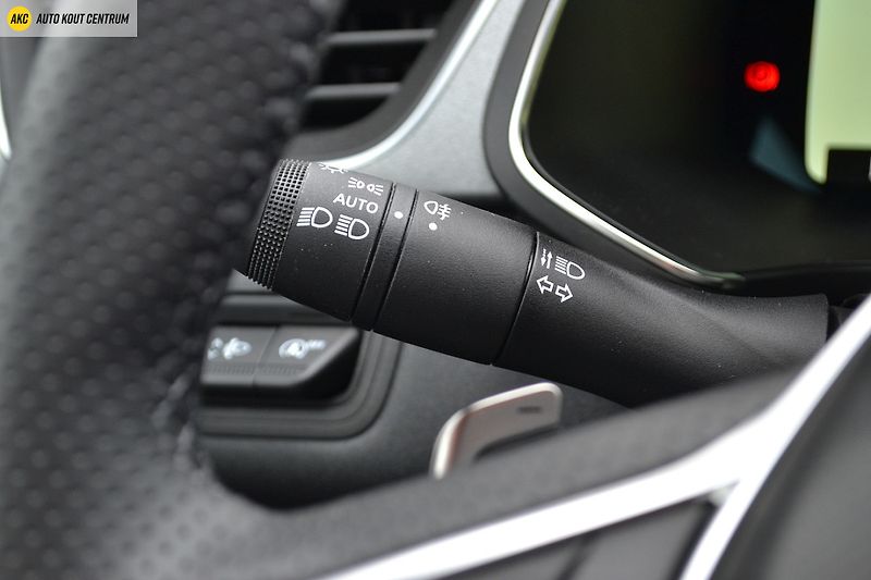 Renault Captur techno mild hybrid 160 EDC - fotka 43 z 51
