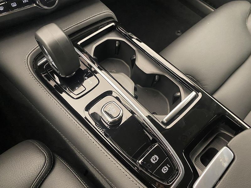 Volvo V90 T6 AWD RECHARGE DARK PLUS AUT - fotka 26 z 54