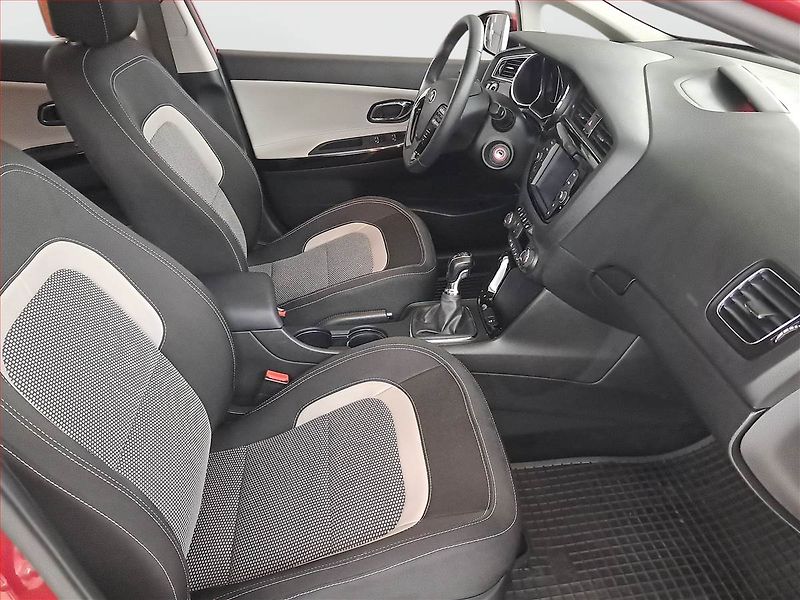 Kia Ceed (2016) 1.6 CRDi, Serv.kniha, Navi - fotka 9 z 19