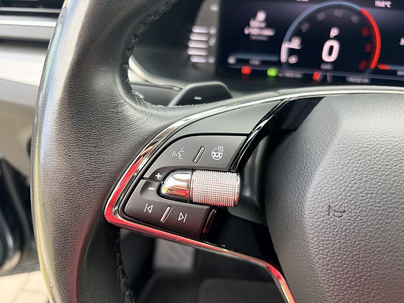 Škoda Superb 2.0TDI 147KW DSG MATRIX 4x4 - fotka 17 z 44