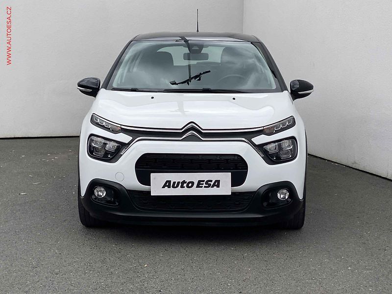 Citroën C3 (2022) 1.2 PT, Shine, LED, navi - fotka 2 z 17