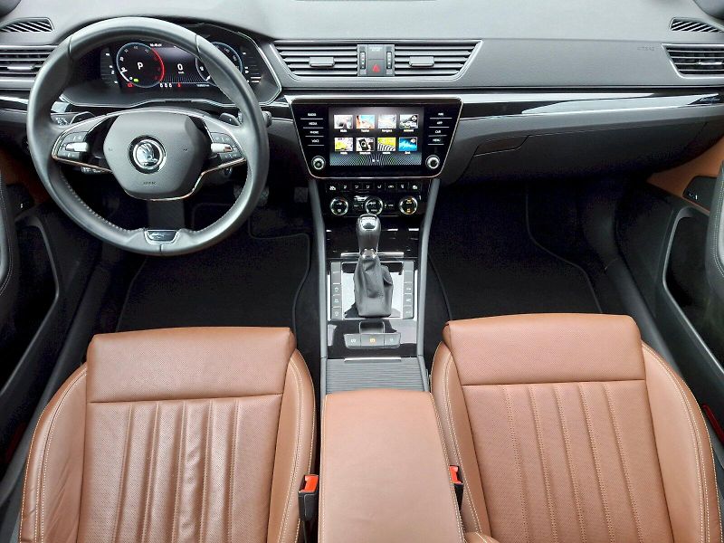 Škoda Superb (2023) Combi L&K DSG 2,0TDi 147kW - fotka 5 z 35