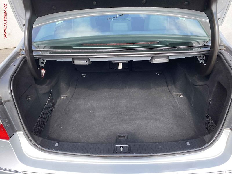 Mercedes-Benz Třídy E (2011) 2.2 CDi E200, Avantgarde - fotka 7 z 18