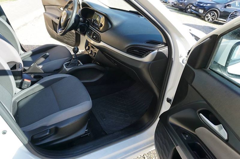 Fiat Tipo (2017) 1,4 nové v ČR - fotka 13 z 21