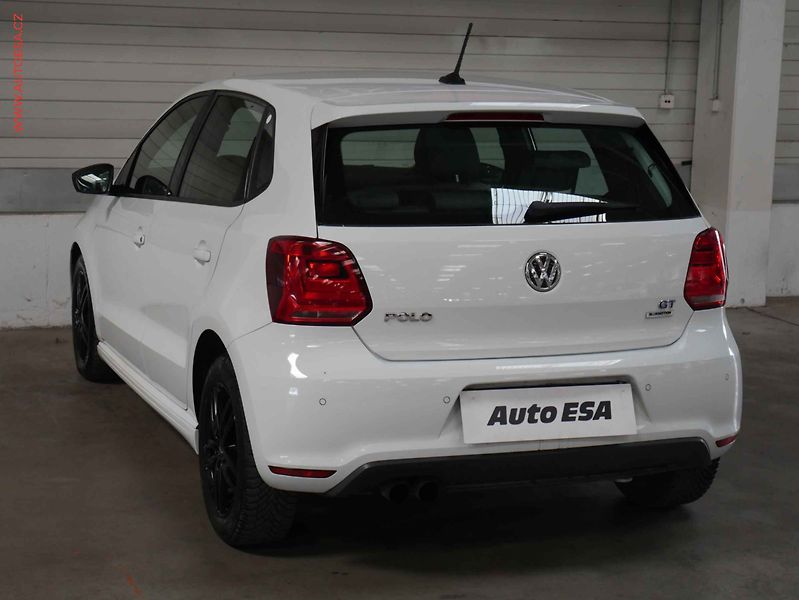 Volkswagen Polo (2016) 1.4i, Navi - fotka 4 z 19