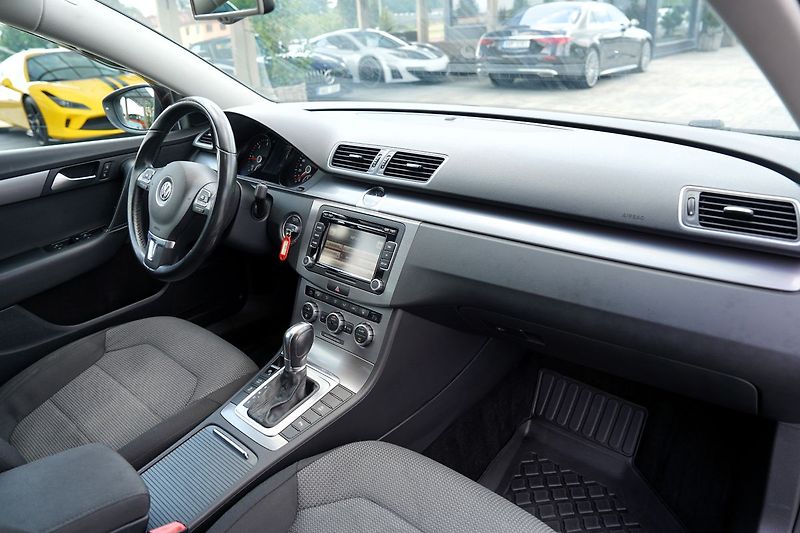 Volkswagen Passat 2.0 TDI DSG 140PS/Al.kola/xeno - fotka 25 z 37