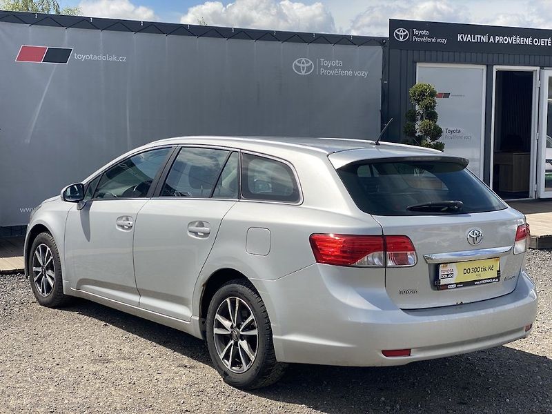 Toyota Avensis 2.0D-4D, ČR-1m, Luna, DPH - fotka 5 z 10