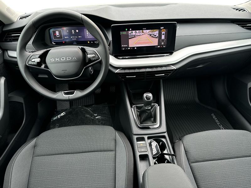 Škoda Octavia Combi Selection 2,0 TDI 85 kW - fotka 10 z 22
