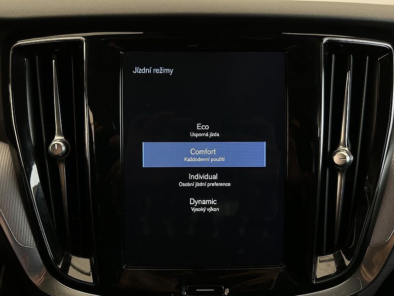 Volvo V60 2.0 T5 INSCRIPTION - fotka 23 z 25