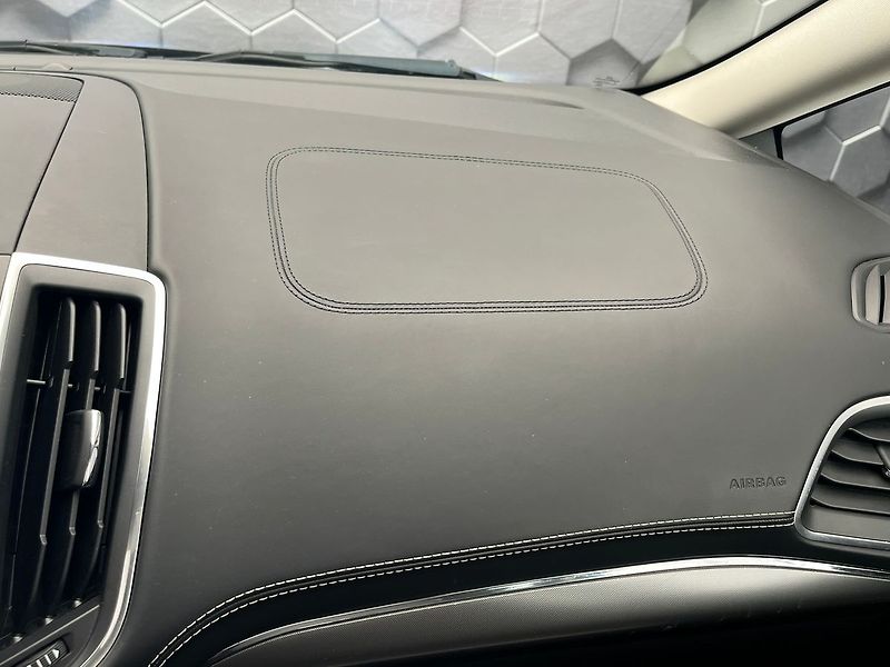 Ford S-MAX 2,5 FHEV Vignale 140KW  7 míst - fotka 16 z 57