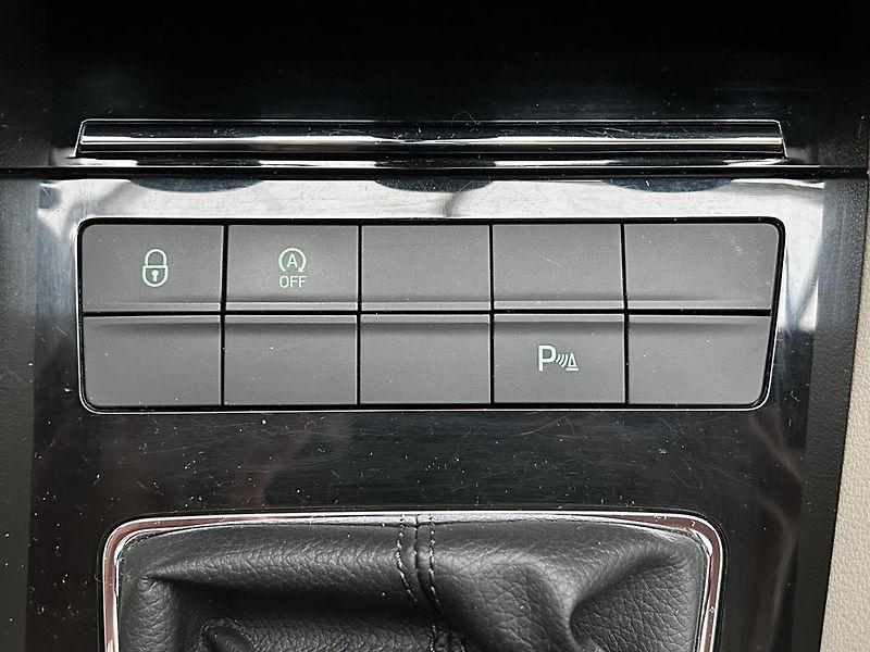 Škoda Octavia 2.0 TDI Style Plus - fotka 21 z 30