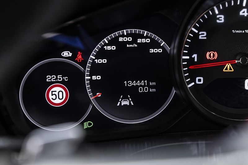 Porsche Cayenne S*Bose*18 sedadla*kůže - fotka 40 z 41