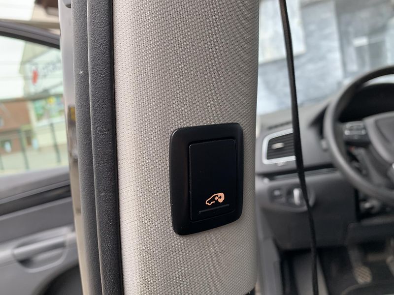 Seat Alhambra (2015) 2.0TDi, 103KW, EL.DVEŘE+KUFR - fotka 26 z 30