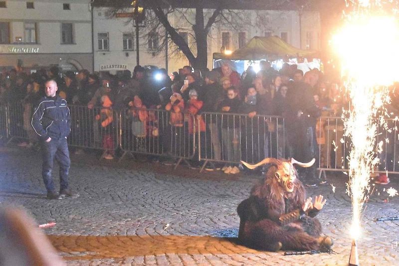 Krampusové a ďábelská vozidla