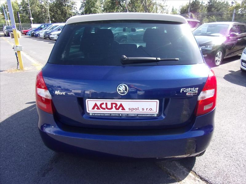 Škoda Fabia 1,4 16V Sport 63kW - fotka 4 z 23
