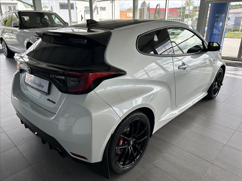 Toyota GR Yaris 1,6   ČR,CIRCUIT PACK,FULL PPF - fotka 6 z 36