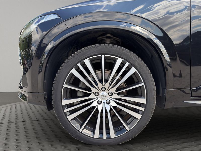 Volvo XC90 (2019) 2.0 B5 4x4 Nafta, Kůže, A/T - fotka 22 z 30