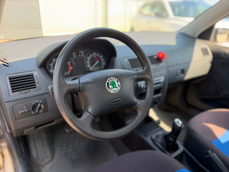 Škoda Fabia HB Classic 1.2HTP 40kW 55 - fotka 19 z 19