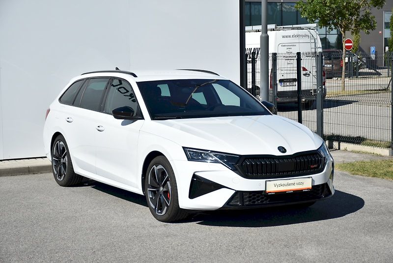 Škoda Octavia (2024) RS 2.0 TSI 195kW DSG - fotka 8 z 35