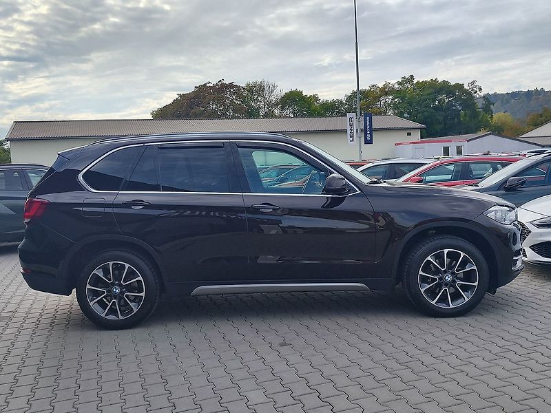 BMW X5 30d/190kW xDrive AT - fotka 4 z 38