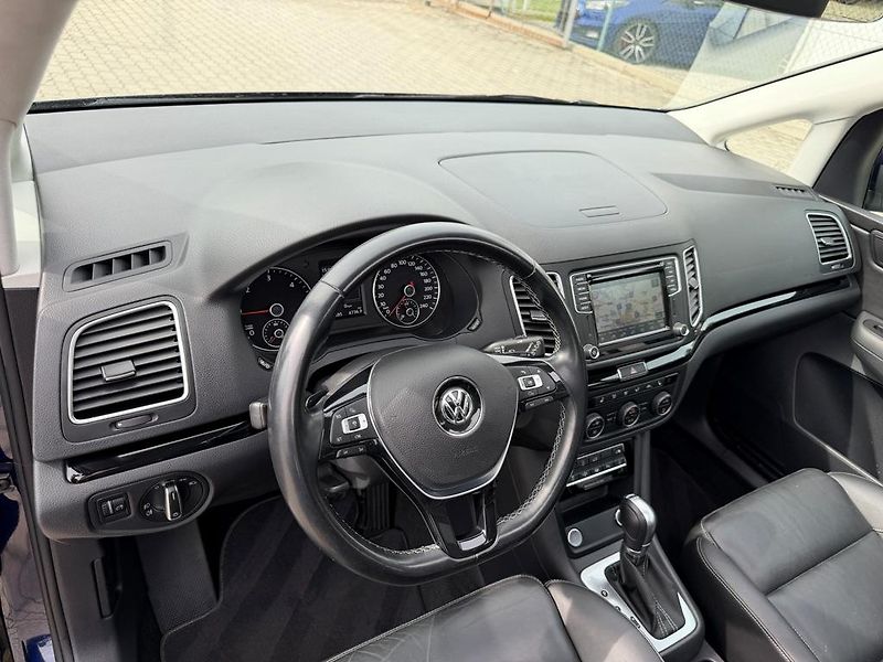 Volkswagen Sharan 2.0 TDI 135 kW Highline 7 míst - fotka 20 z 34