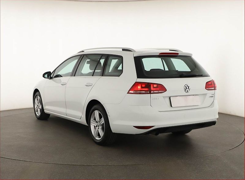 Volkswagen Golf (2015) 1.6 TDI, Automat, Tempomat - fotka 4 z 16