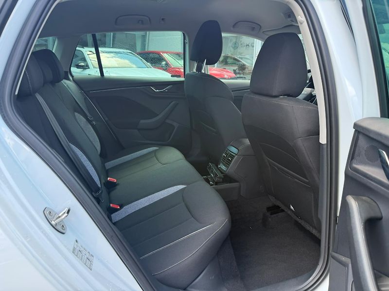 Škoda Scala Selection 1.0 TSI 85kW - fotka 21 z 25