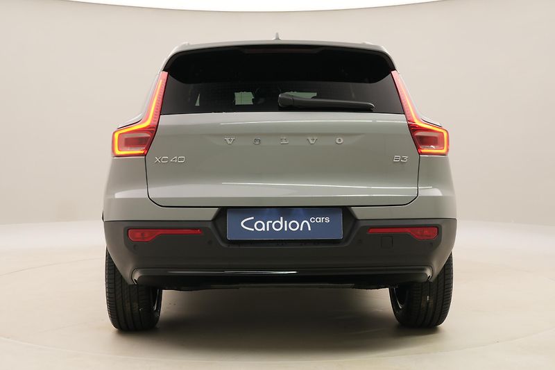 Volvo XC40 (2026) B3 AUT DARK PLUS - fotka 11 z 60