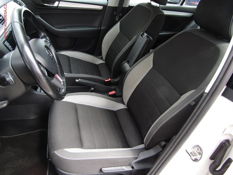 Škoda Rapid (2017) 1.0TSi, ČR, AC, výhřev sed - fotka 9 z 17