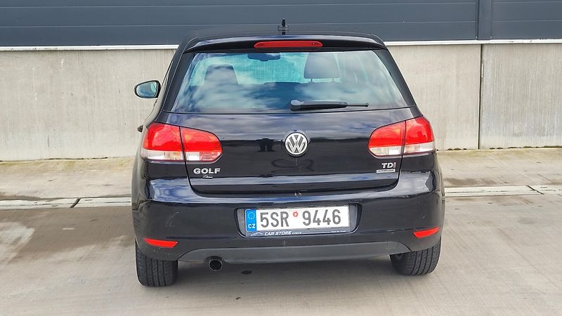 Volkswagen Golf 1,6 TDI 77KW  - fotka 11 z 23