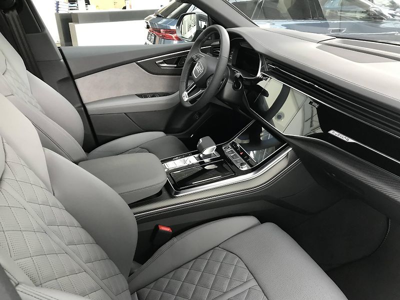 Audi Q8 (2025) SUV 60 Quattro 8TT 3,0TFSIe - fotka 13 z 20