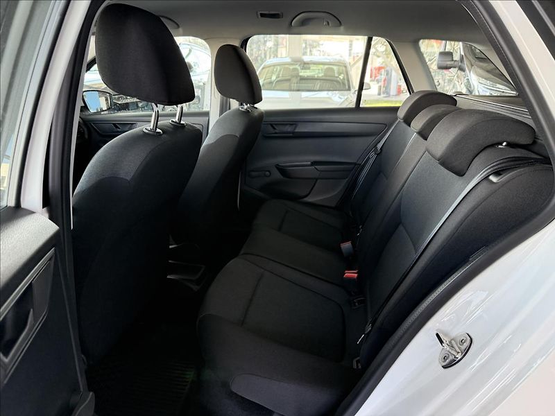 Škoda Fabia 1,0   TSI 70kW,SERVISKA - fotka 20 z 23