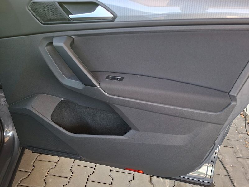 Volkswagen Tiguan (2022) 2.0TDI 110kW DSG LIFE - fotka 29 z 50