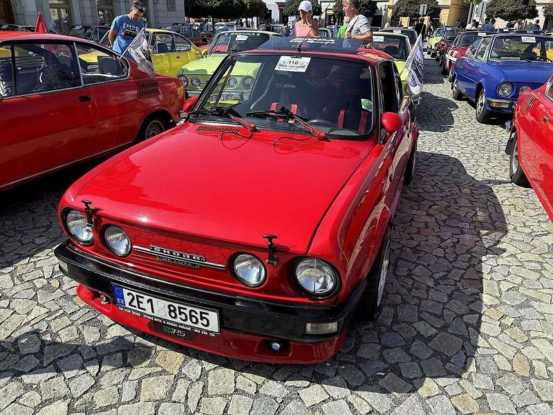 Sraz veteránů Škoda 110R v Uničově