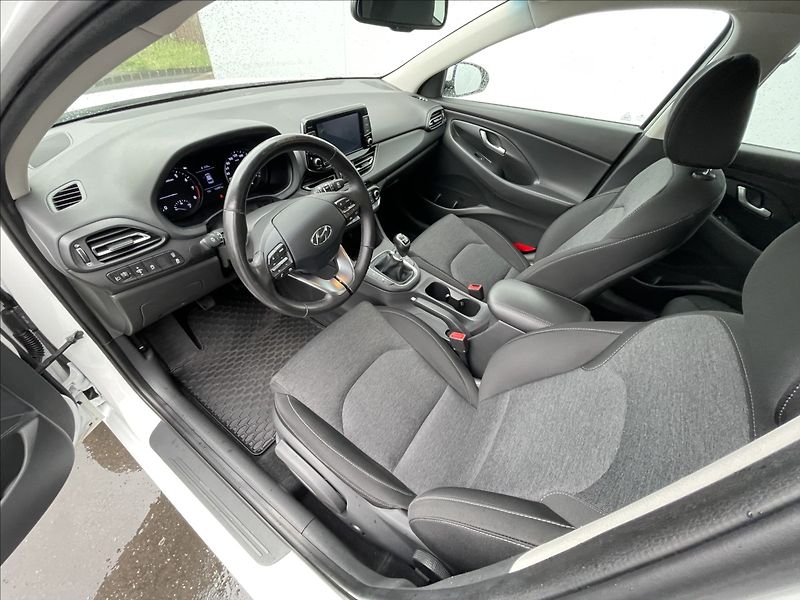 Hyundai i30 1,0 T-GDI Combi Smart PDC - fotka 5 z 22