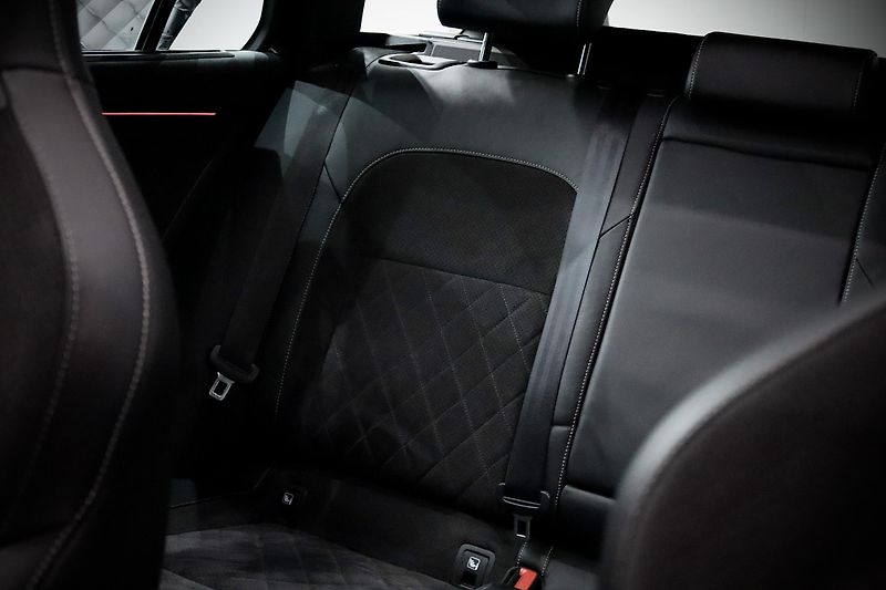 Škoda Superb 2.0 TSI 162 kW DSG Sportline - fotka 22 z 50