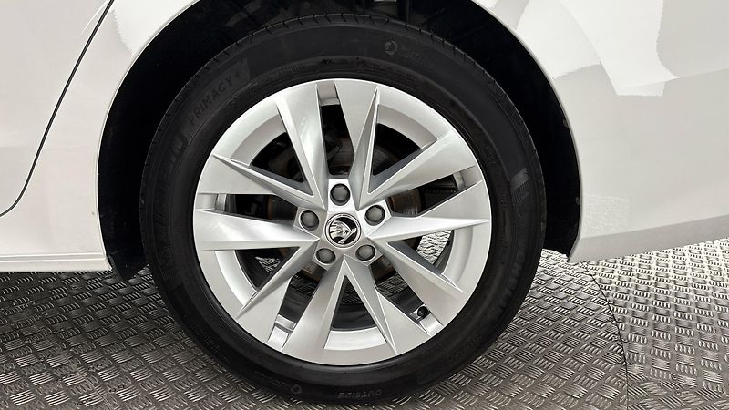 Škoda Octavia 2.0 TDI Style - fotka 19 z 27