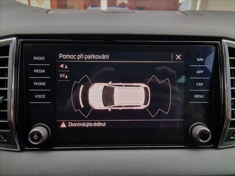 Škoda Karoq 2.0TDI 110kW Style 4x4 DSG,ČR - fotka 28 z 50